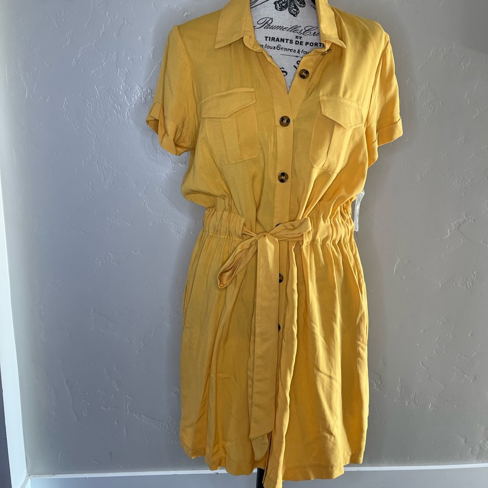 NWT Justify medium collared mustard button down dress, tie waist and pockets!